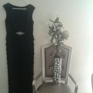 Jessica Howard Beautiful  Evening Wear